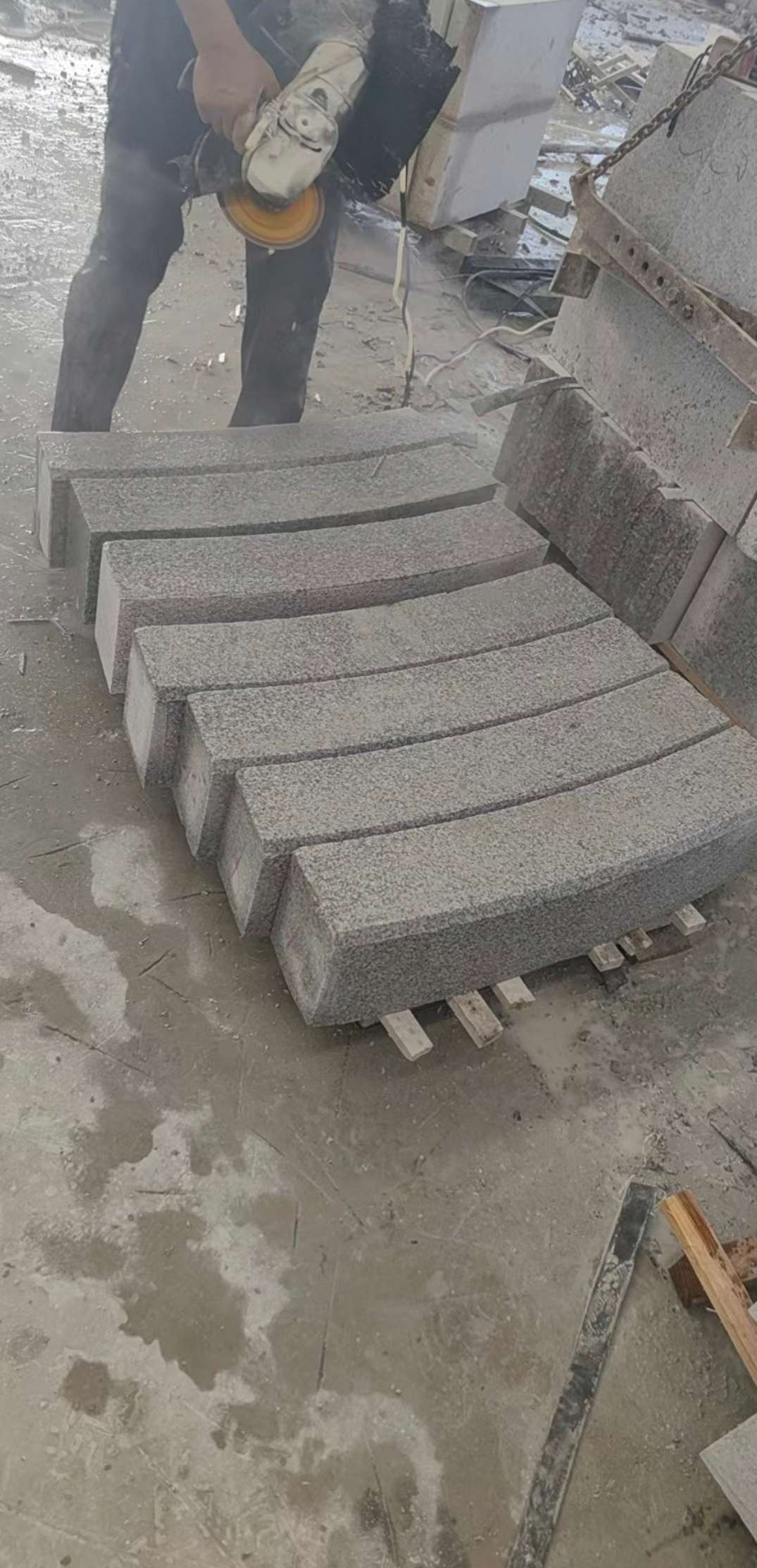 徐州芝麻白弧形路牙石